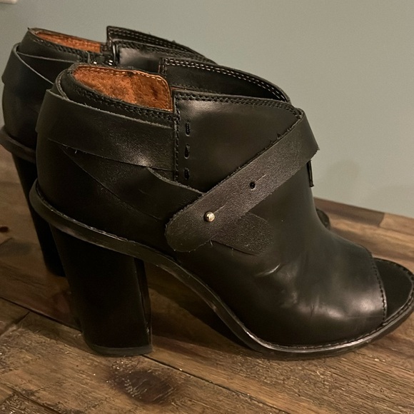 SixtySeven/Anthropologie Leather Ankle Boots chunk Heel - Picture 5 of 16